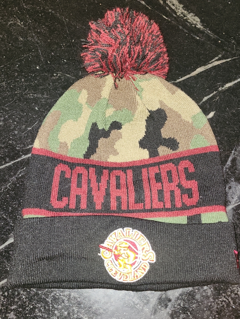 NBA Cleveland Cavaliers Pom Pom Beanie Black Red Camo Patches - Picture 2 of 6
